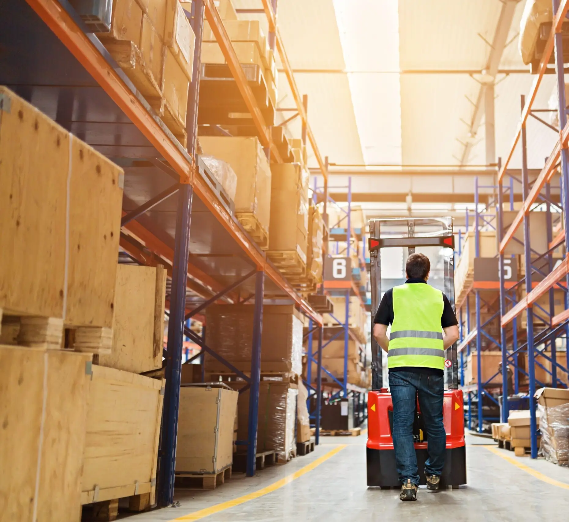Warehouse in Fontana, CA with repalletizing and crates